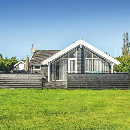 Four-bedroom In Дом отдыха *