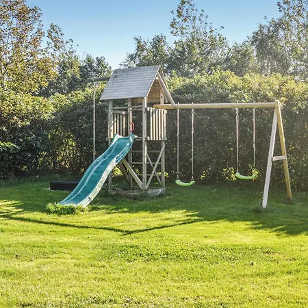 Four-bedroom In Дом отдыха