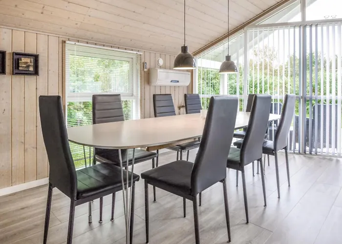 Vakantiehuis Four-bedroom In